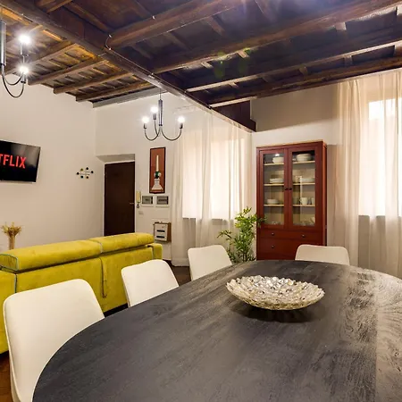 Apartment Borgo Pio Experience